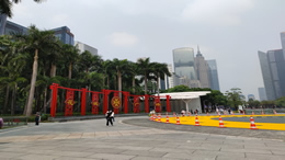 呼和浩特广大市民与跑友相约 参加跑步活动